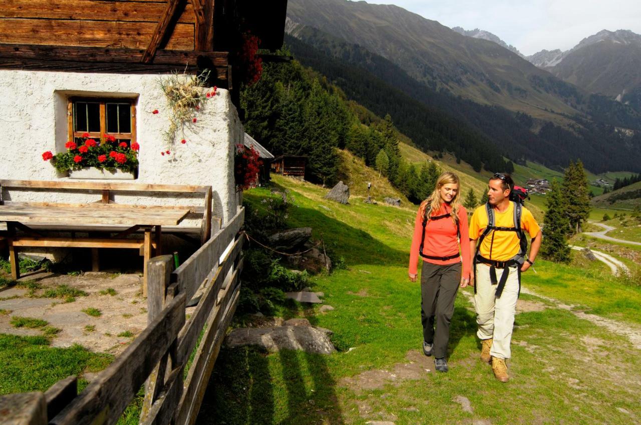 Haus Bergkranz Apartamento Neustift im Stubaital Exterior foto